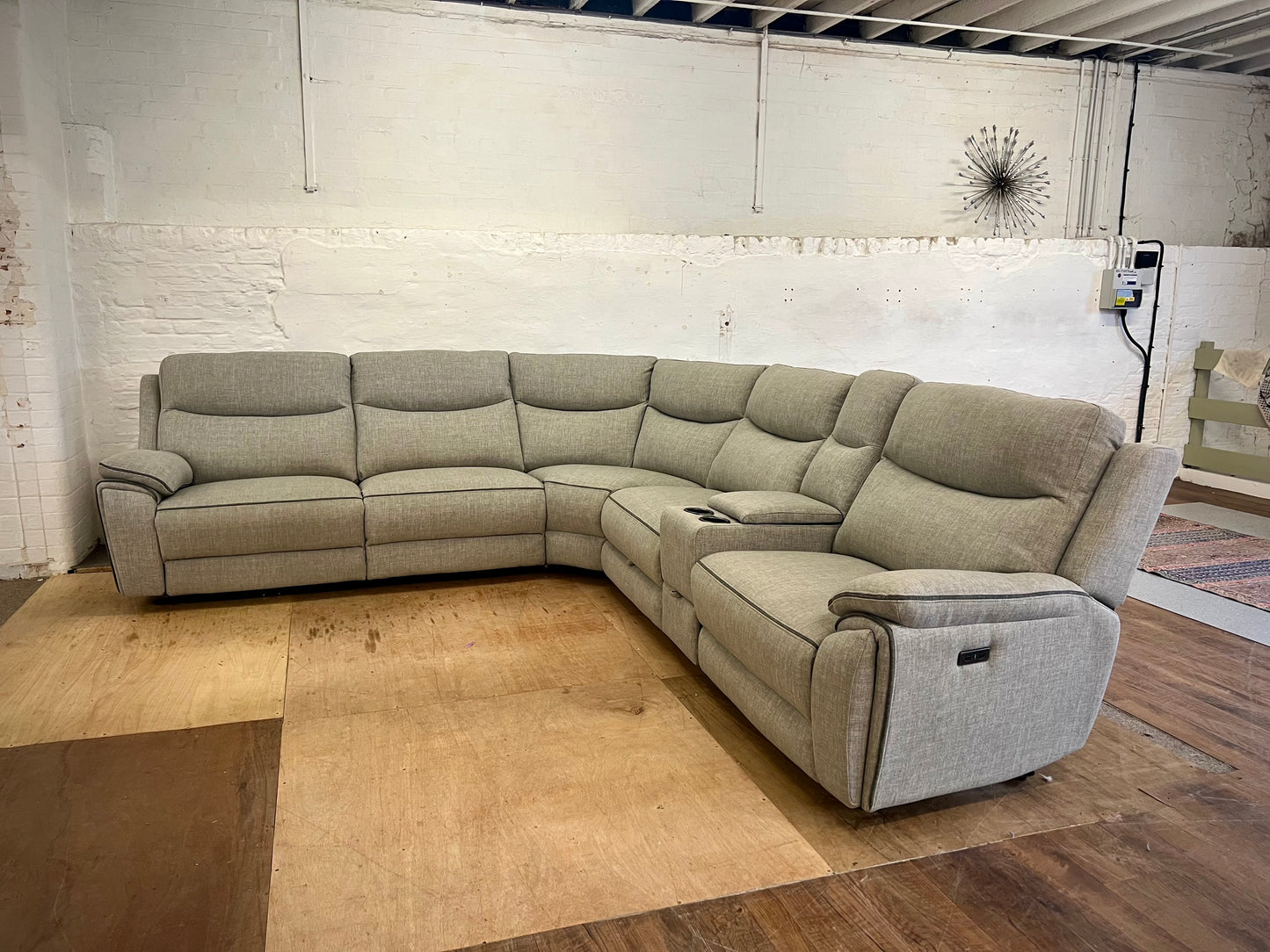 EX DISPLAY - DFS Trek Power Recliner