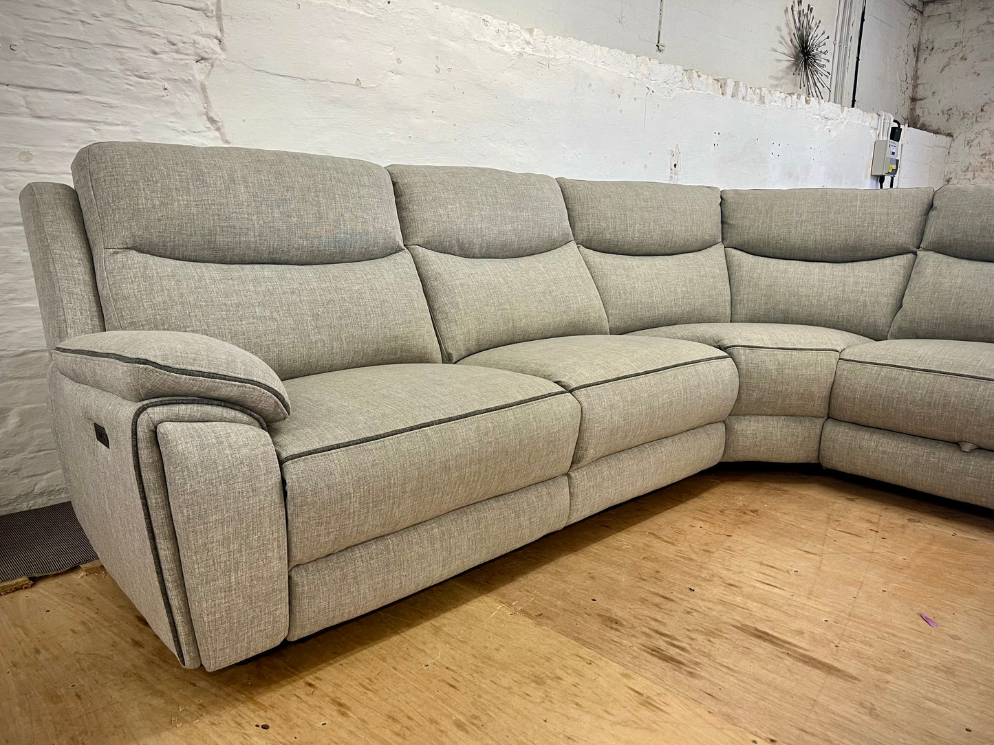 EX DISPLAY - DFS Trek Power Recliner