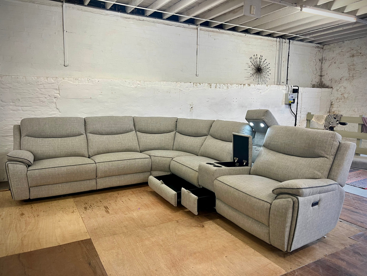 EX DISPLAY - DFS Trek Power Recliner