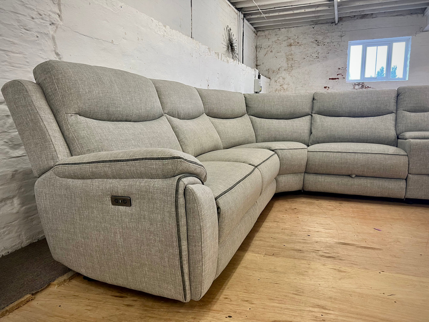 EX DISPLAY - DFS Trek Power Recliner