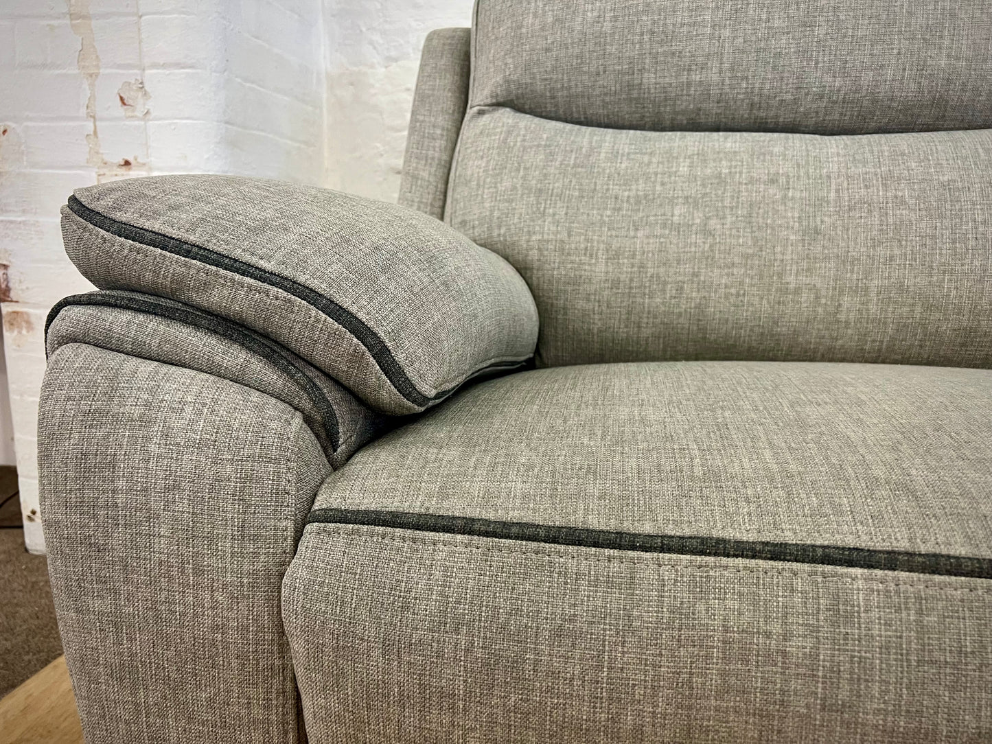 EX DISPLAY - DFS Trek Power Recliner