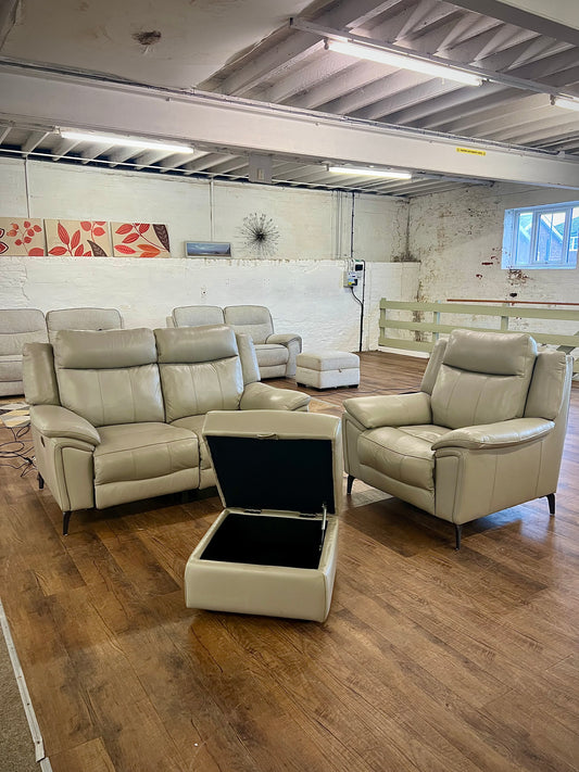 DFS Wren Power Recliner Suite