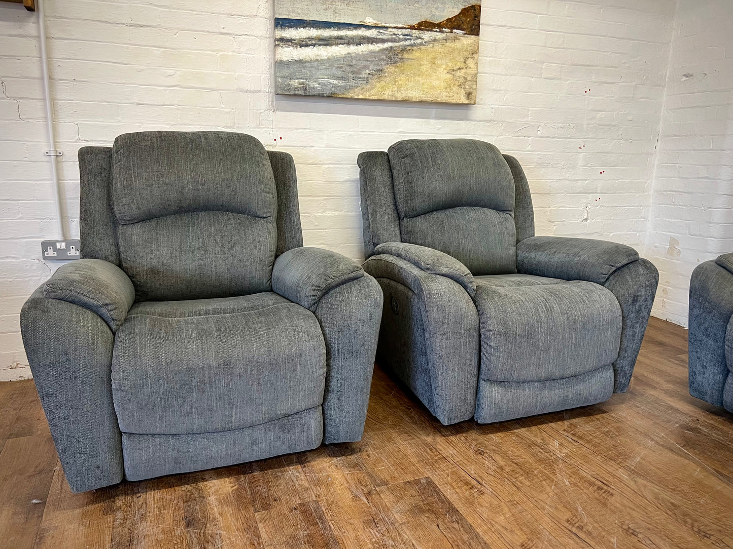 La-Z-Boy Double Power Recliner Sofa + Power Recliner Armchairs (USB Charger Ports)